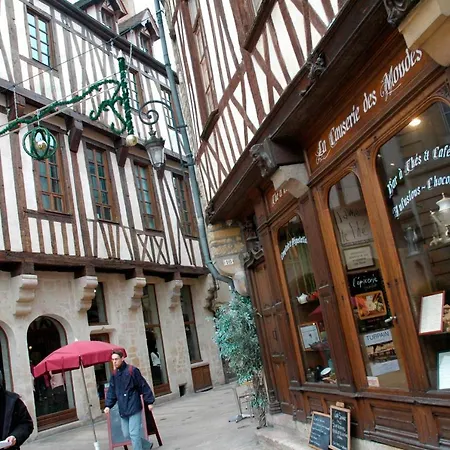 Le Coin Vintage I Hypercentre I Bourguignon & Cosy