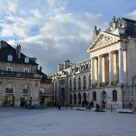 LE COIN VINTAGE I HyperCentre I Bourguignon&Cosy * Dijon